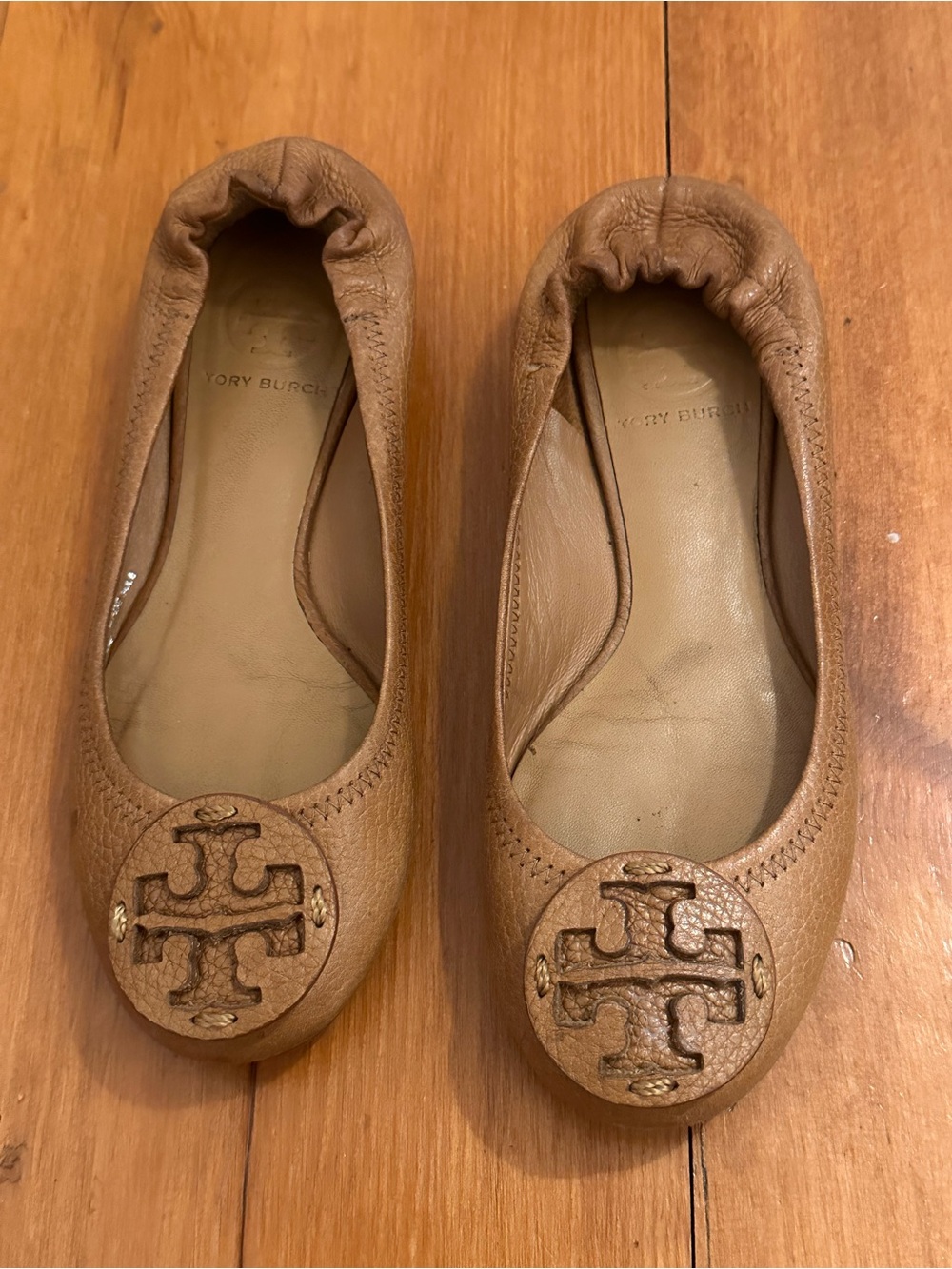 Tory Burch Tan Leather Logo Round-Toe Ballet Flats